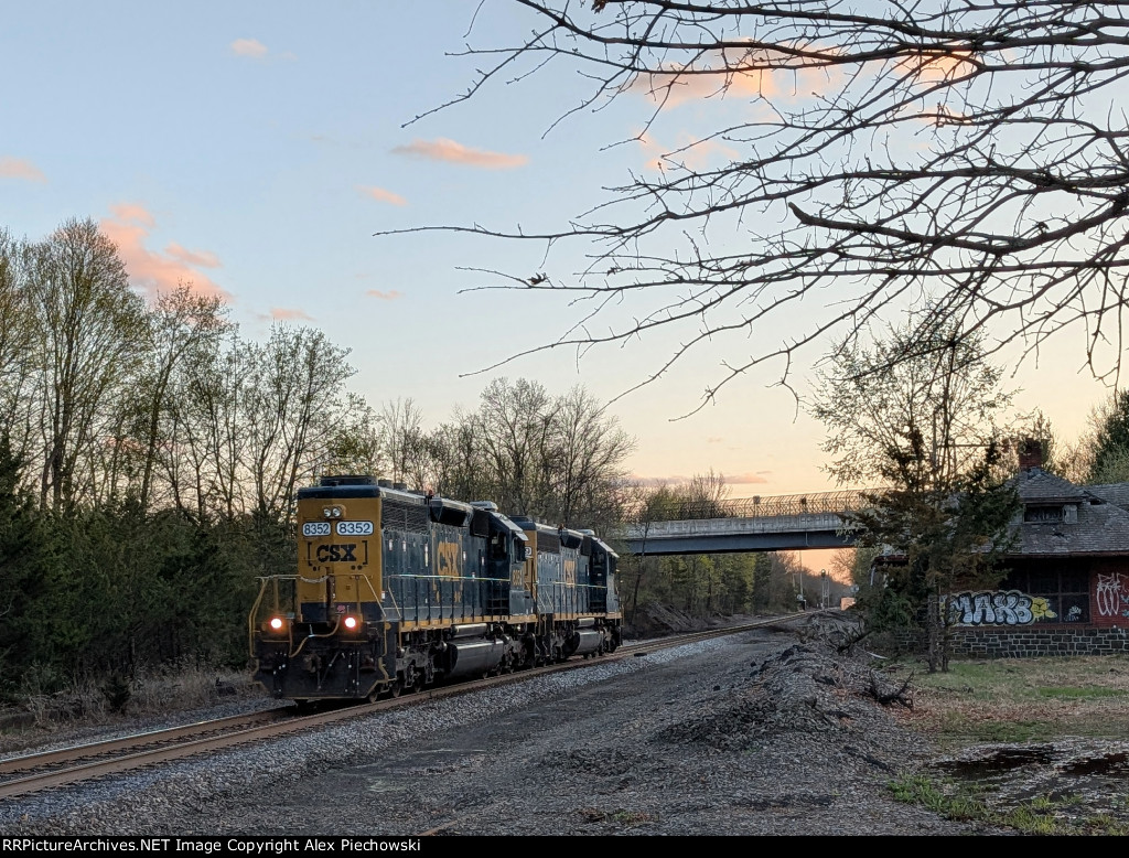 CSX 8352